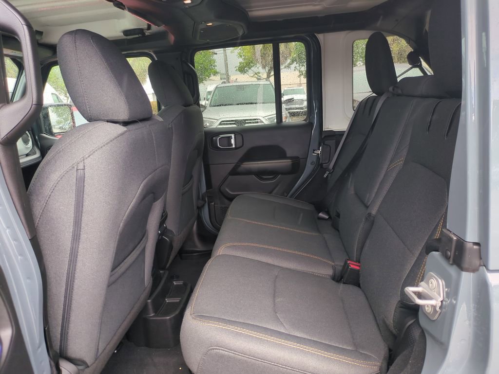 Used 2025 Jeep Wrangler Unlimited Sahara w/ Safety Group image 15