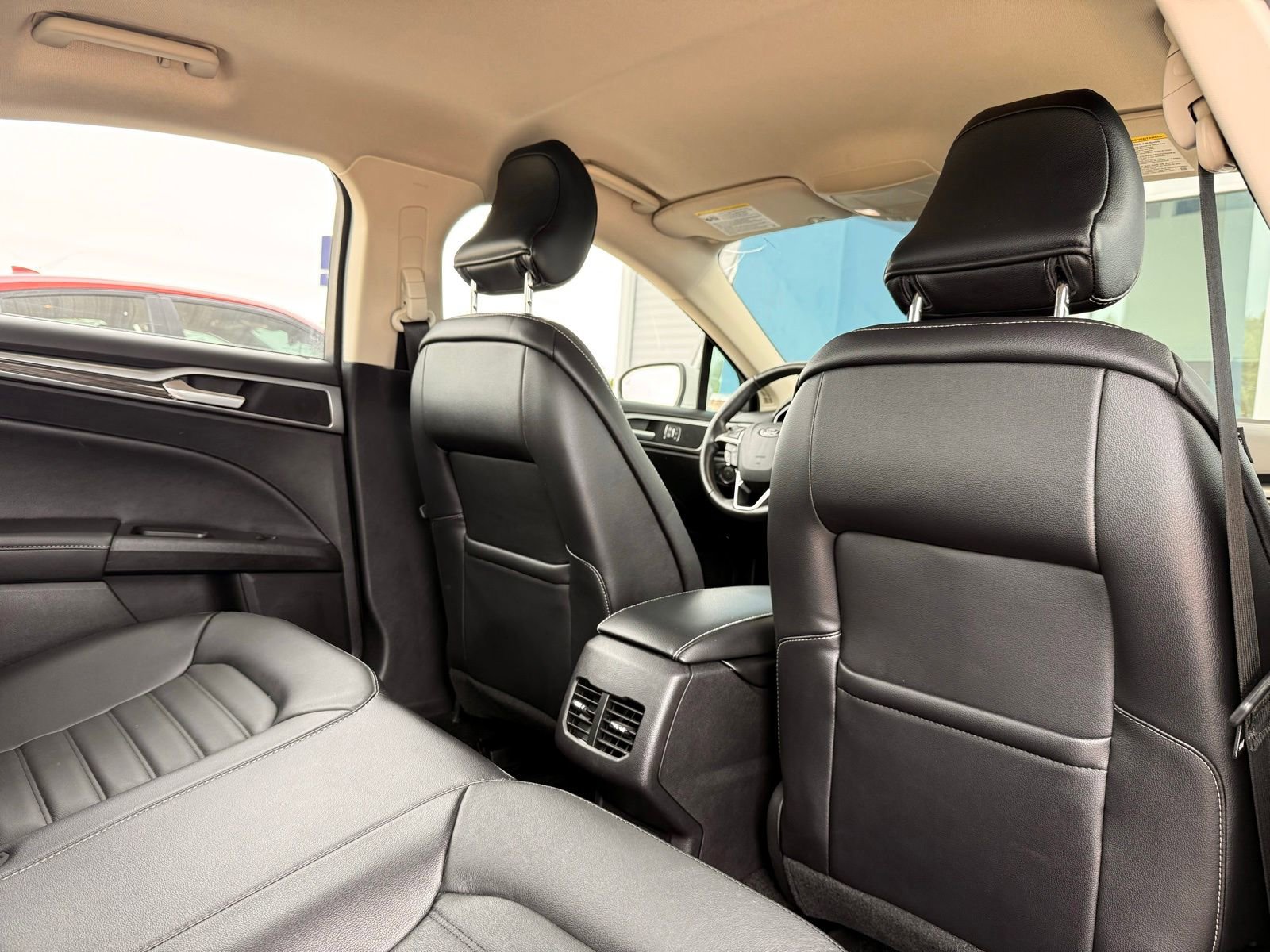 Used 2018 Ford Fusion SE w/ Equipment Group 602A FWD image 17