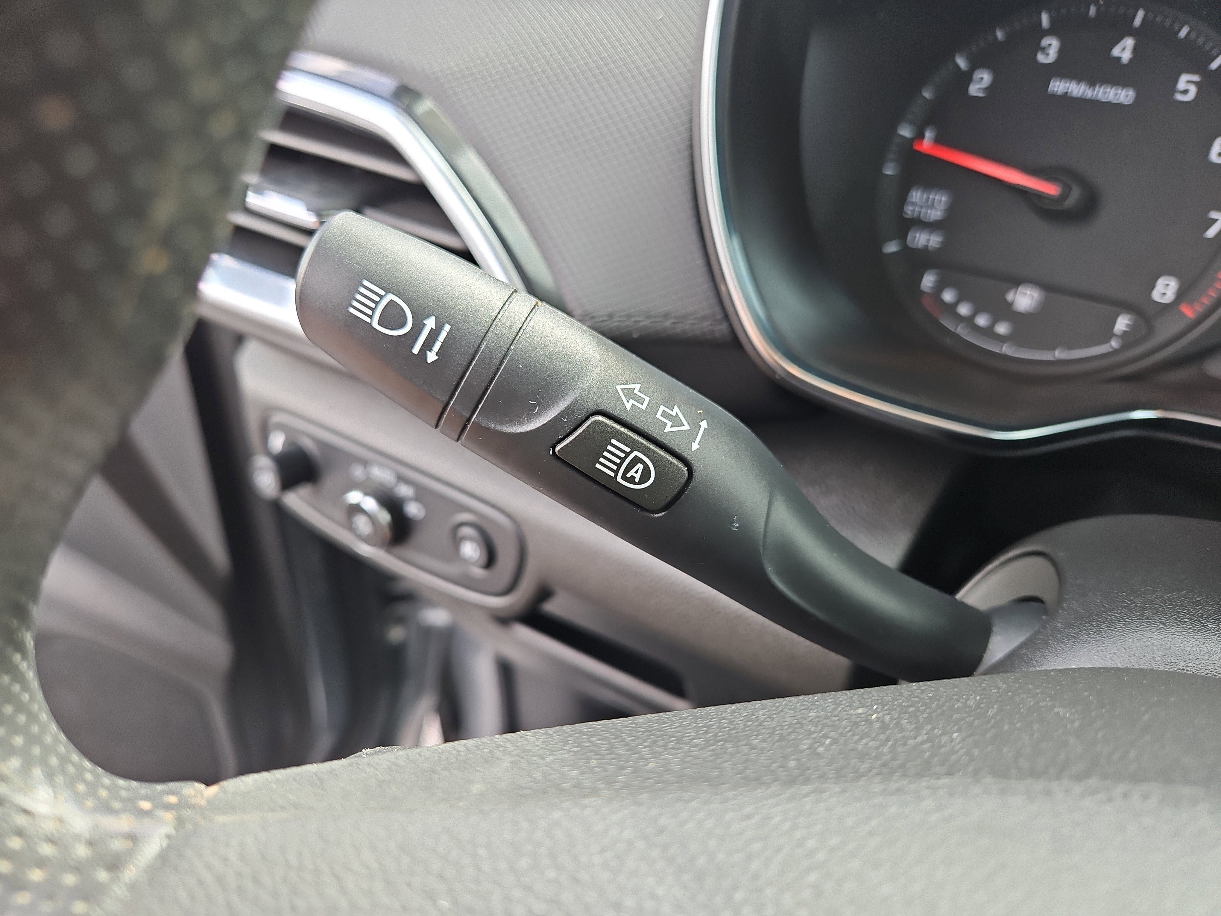 Used 2023 Chevrolet TrailBlazer LT w/ Convenience Package image 23