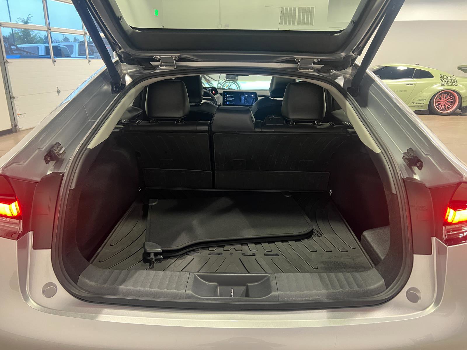 Used 2023 Toyota Prius Limited AWD/4WD image 32