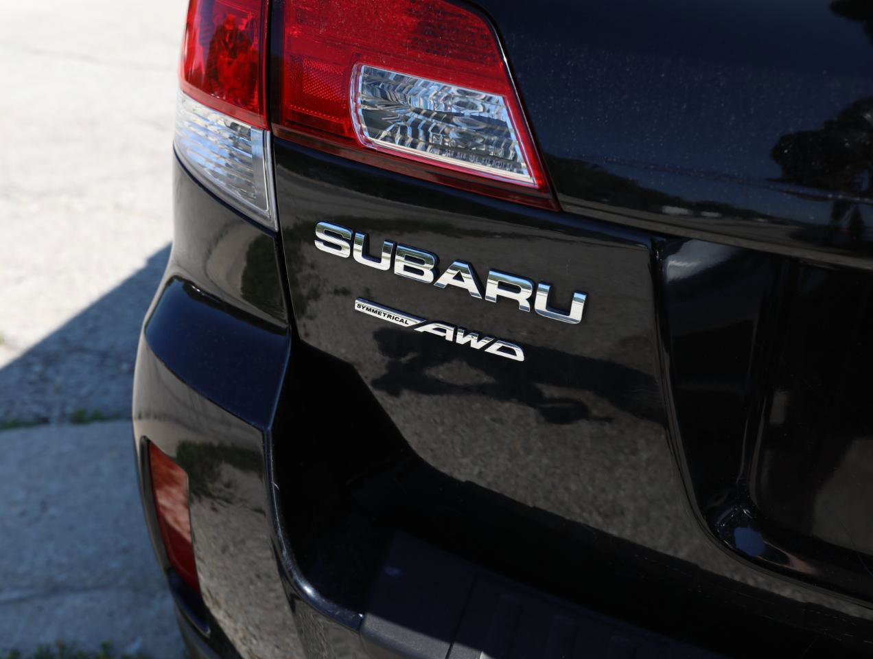 Used 2013 Subaru Outback 2.5i AWD/4WD image 8