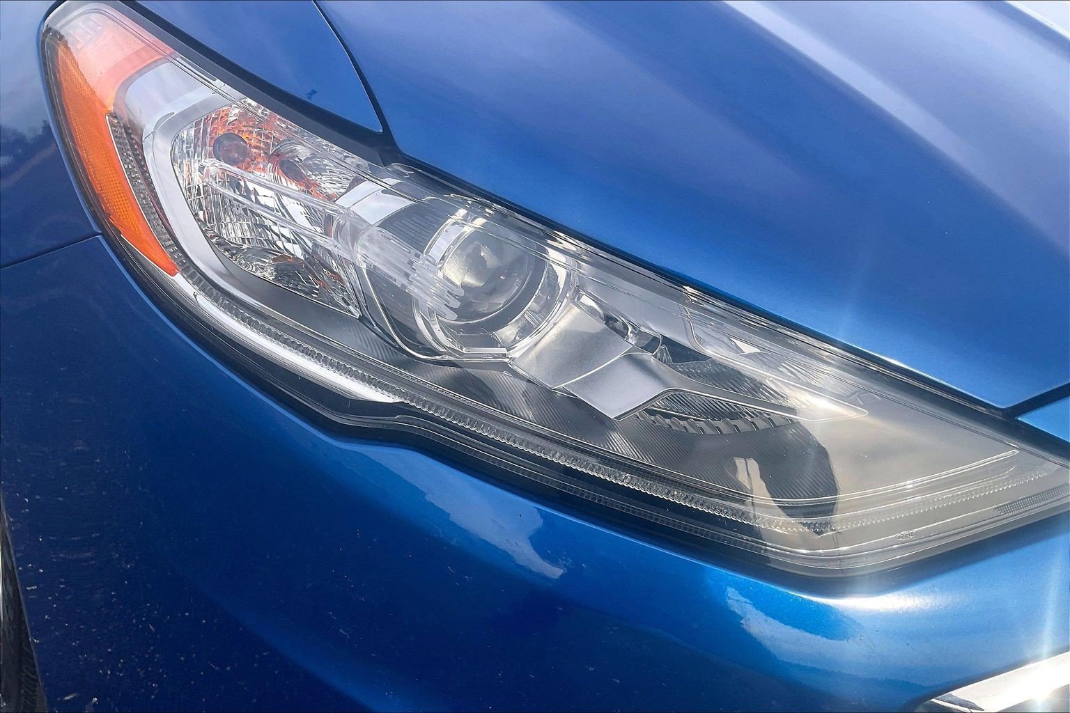 Used 2017 Ford Fusion SE w/ Fusion SE Technology Package image 23