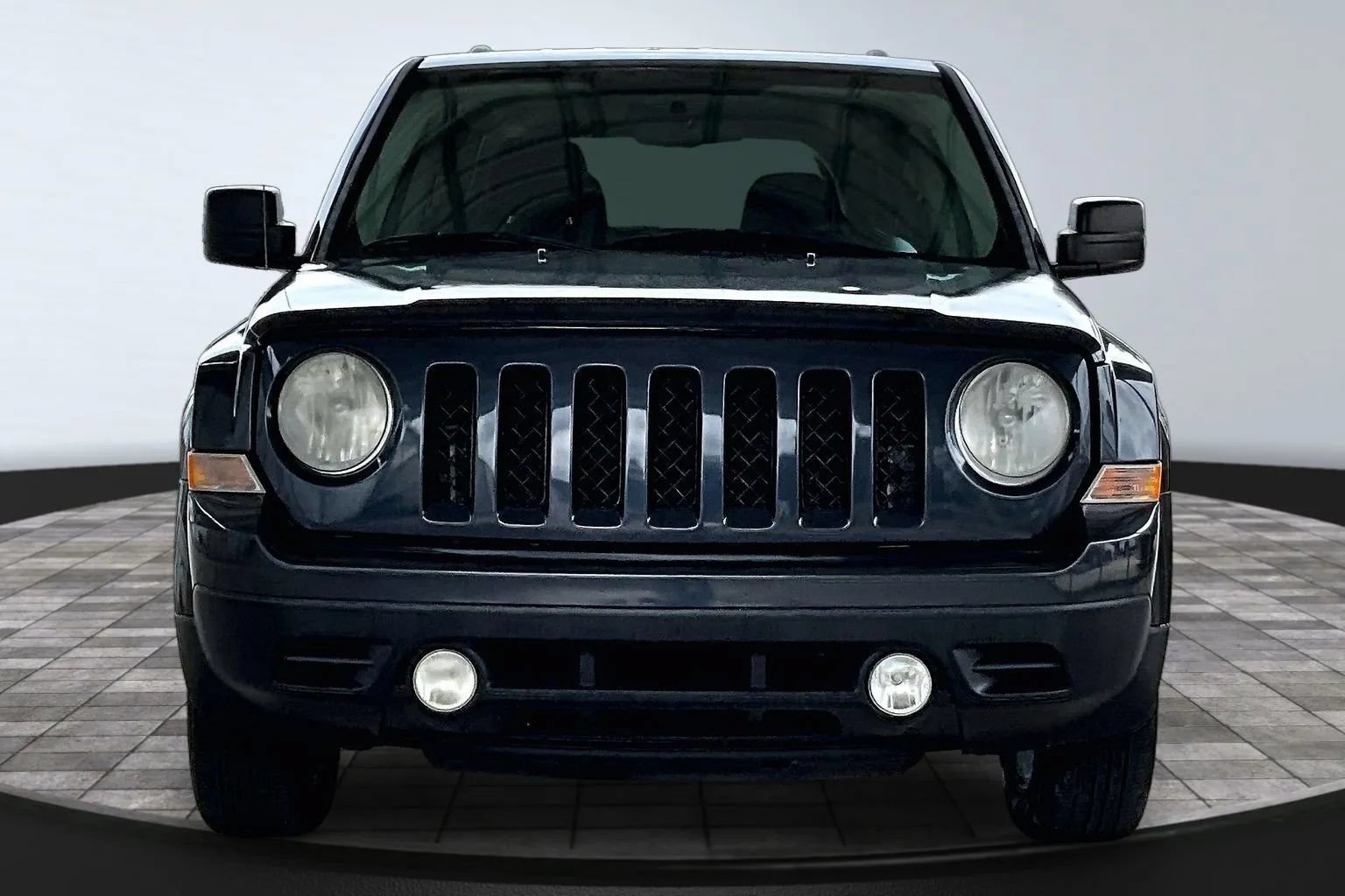 Used 2014 Jeep Patriot Sport w/ Southwest Package FWD image 2