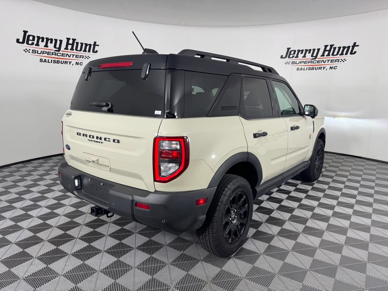 Used 2025 Ford Bronco Sport Badlands AWD/4WD image 7