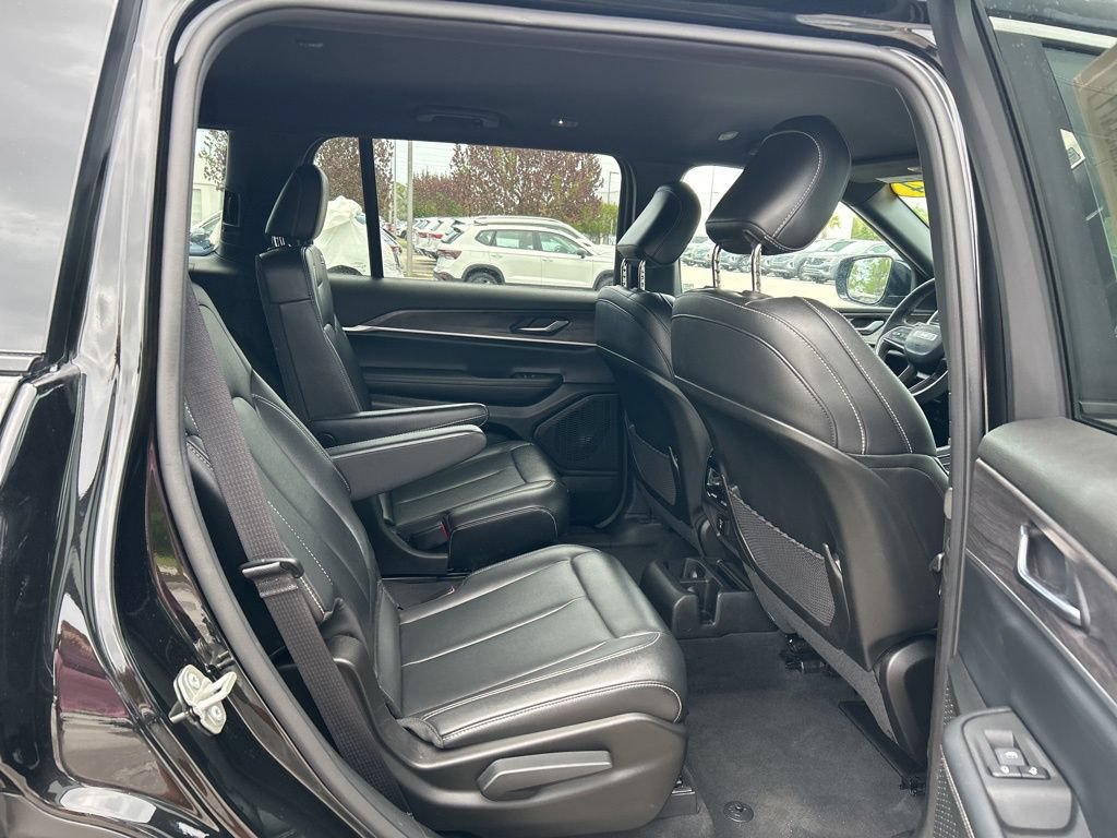 Certified 2024 Jeep Grand Cherokee L Limited RWD image 45