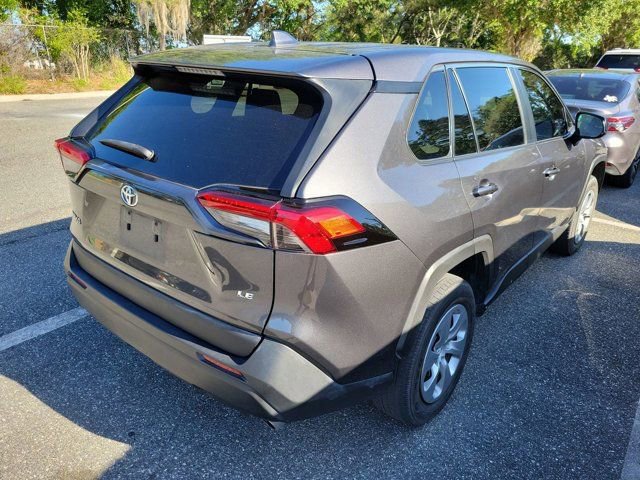 Used 2022 Toyota RAV4 LE image 4