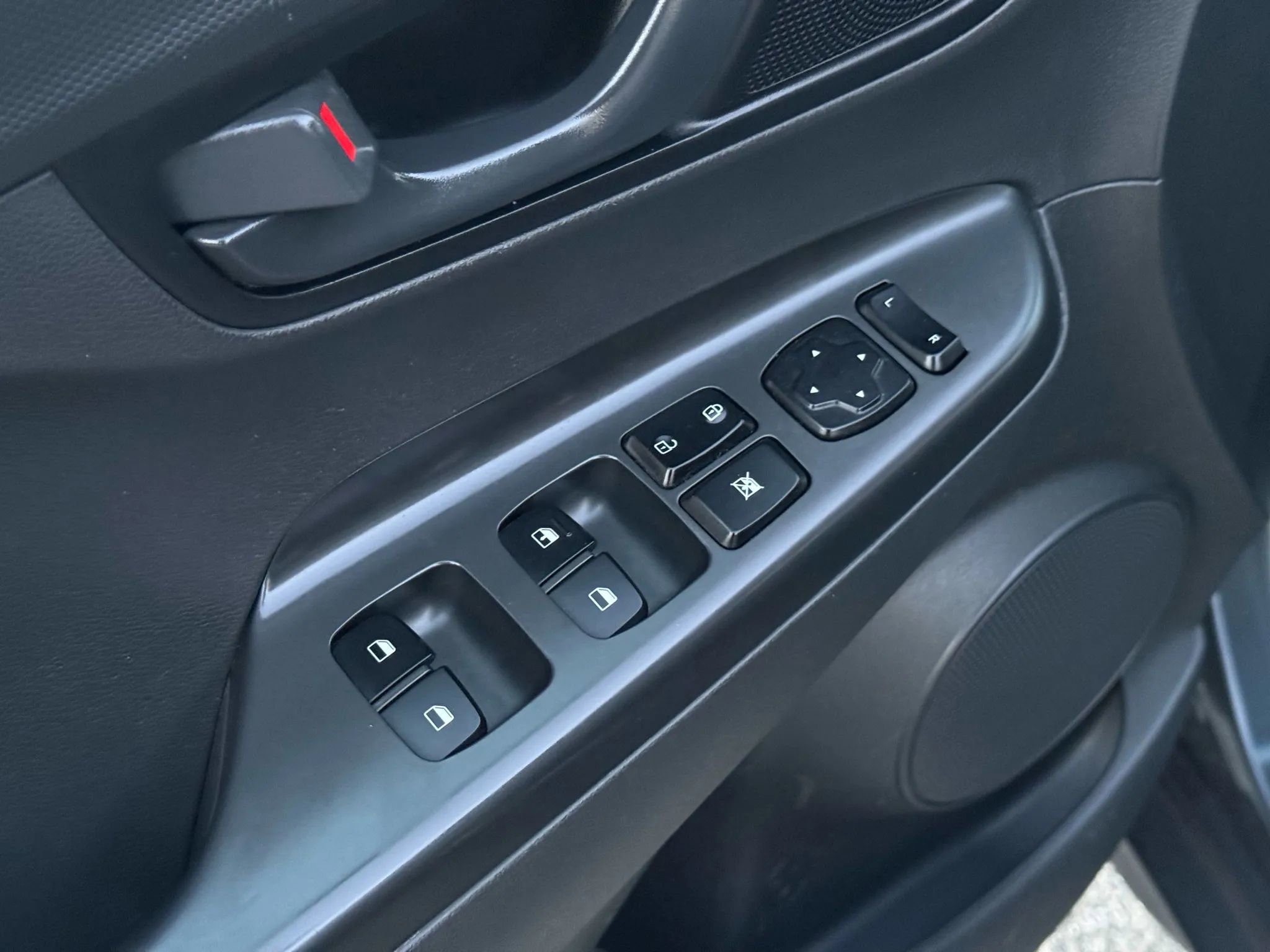 Used 2022 Hyundai Kona SEL image 19