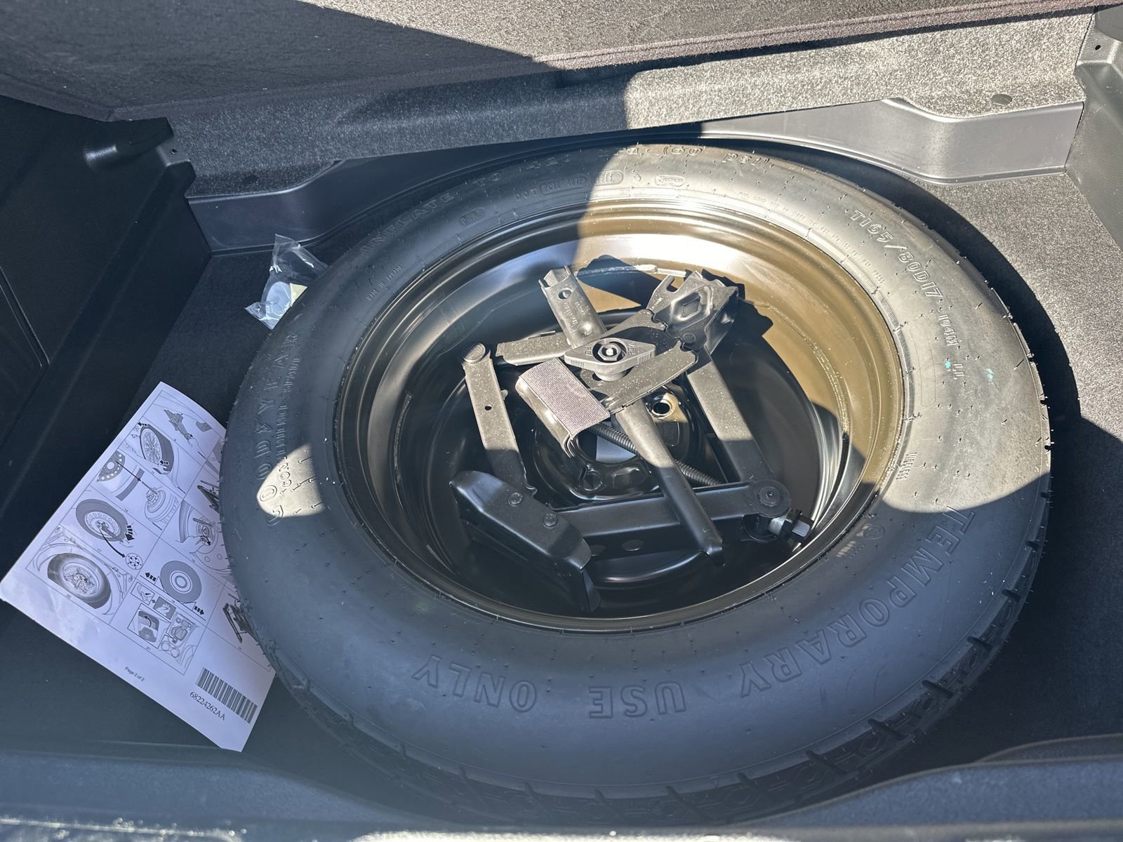 Used 2020 Jeep Cherokee Latitude Plus image 22