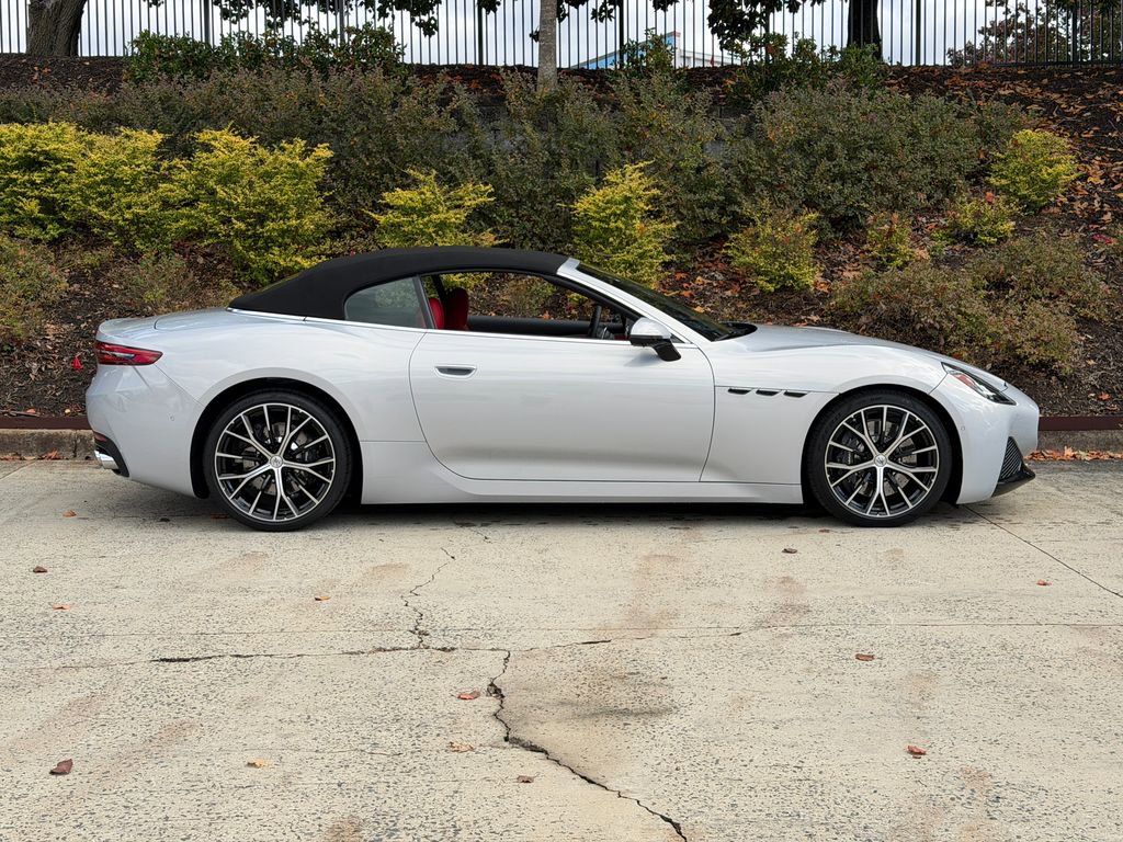 New 2026 Maserati GranCabrio Modena image 2