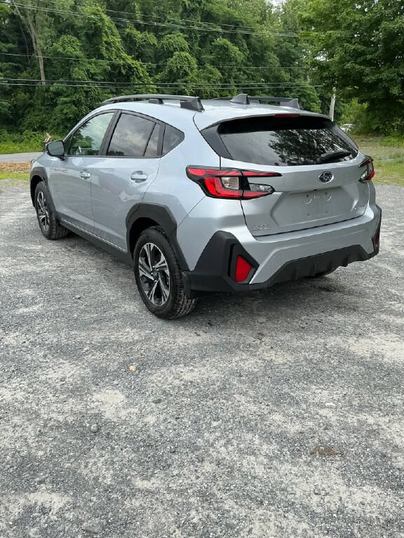 Used 2025 Subaru Crosstrek 2.5i Premium AWD/4WD image 3