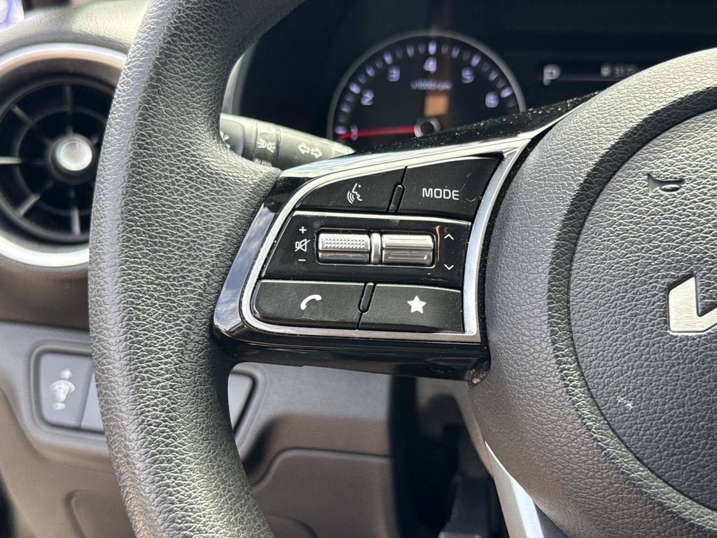 Used 2024 Kia Forte LXS FWD image 28