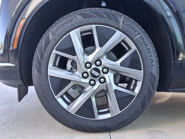 New 2026 Cadillac Optiq Luxury 1 image 29