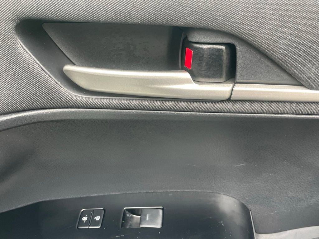 Used 2025 Toyota Camry LE FWD image 13