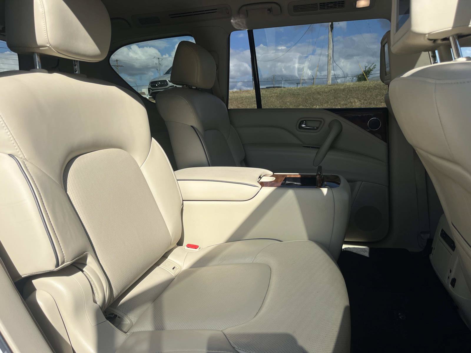 Used 2019 INFINITI QX80 Luxe w/ 22" Wheel Package AWD/4WD image 25