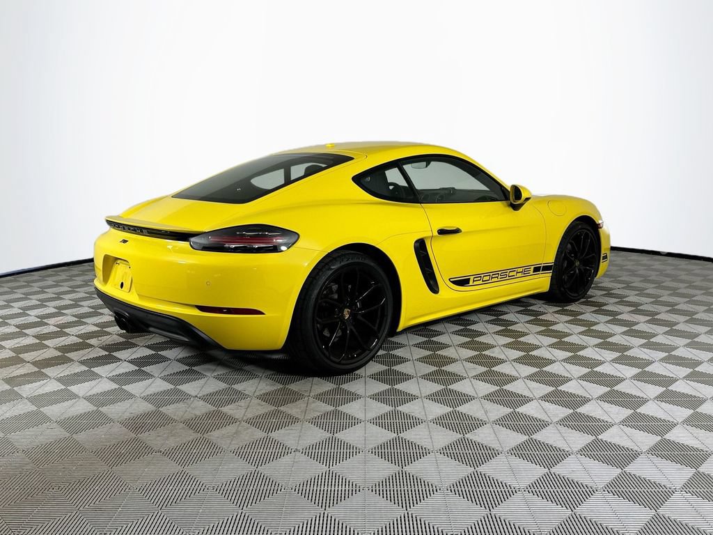 Used 2025 Porsche 718 Cayman RWD image 7