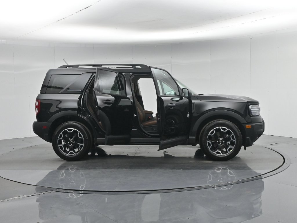 New 2026 Ford Bronco Sport Outer Banks w/ Outer Banks Tech Package+ AWD/4WD image 4
