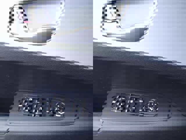 Used 2023 Kia Forte LXS image 13