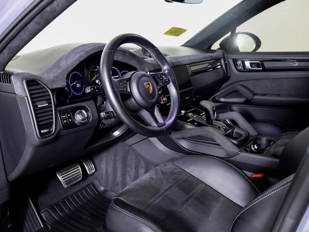 Certified 2023 Porsche Cayenne Turbo GT image 4