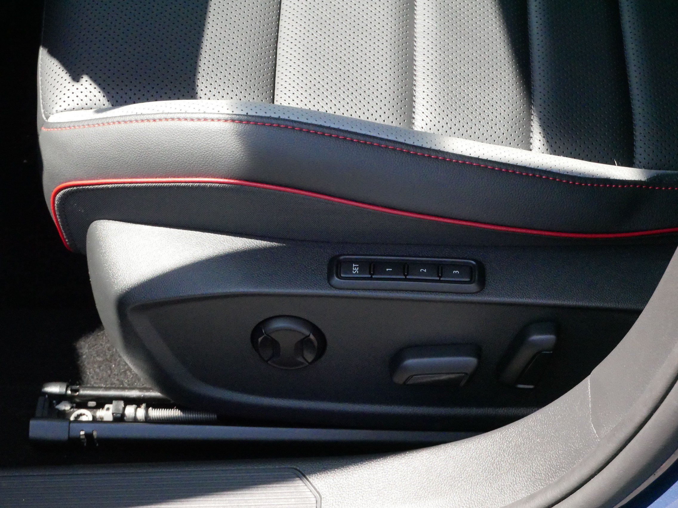 Certified 2025 Volkswagen GTI SE w/ SE Leather Seating Package FWD image 20