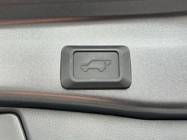 Used 2020 Toyota RAV4 Limited FWD image 21
