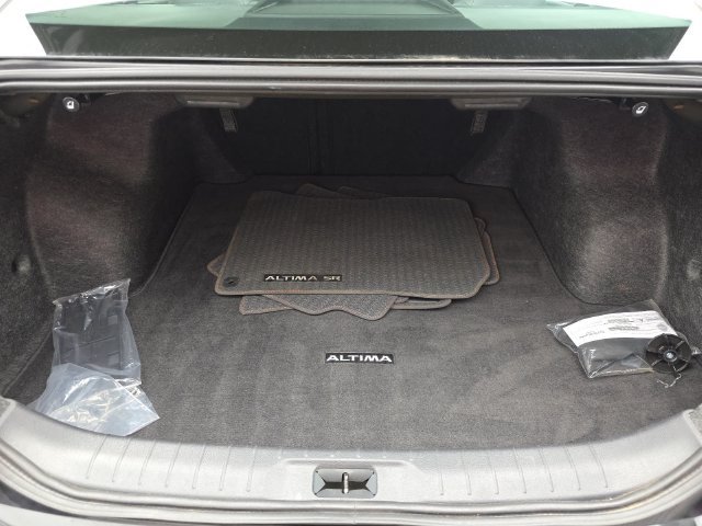 Used 2025 Nissan Altima 2.5 SR w/ SR Premium Package FWD image 30