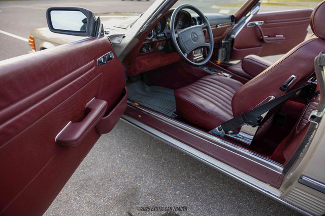 Used 1987 Mercedes-Benz 560 SL image 30