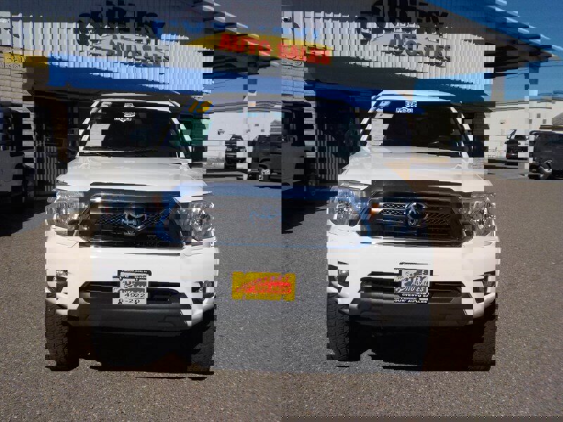 Used 2015 Toyota Tacoma 4x4 Double Cab w/ TRD Off-Road Package image 15