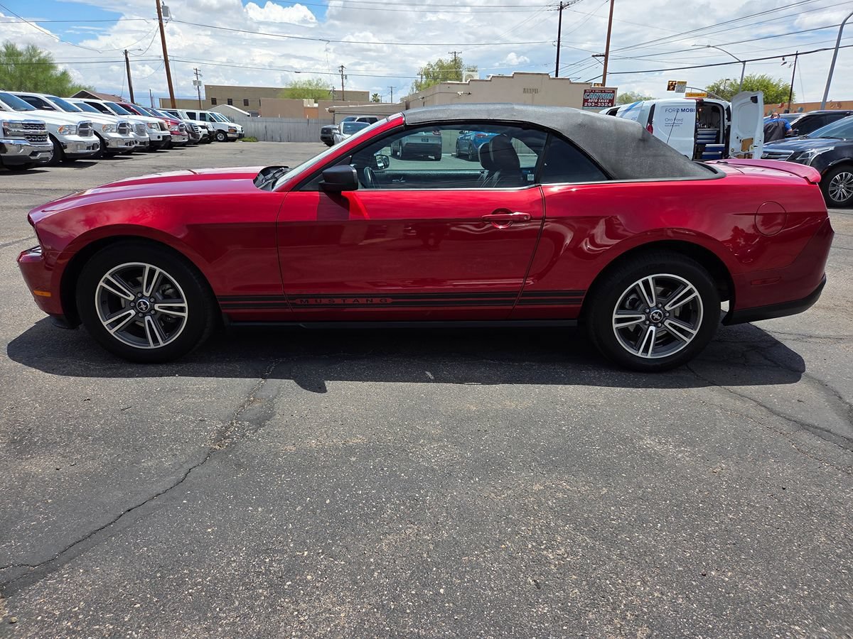 Used 2010 Ford Mustang Premium RWD image 14