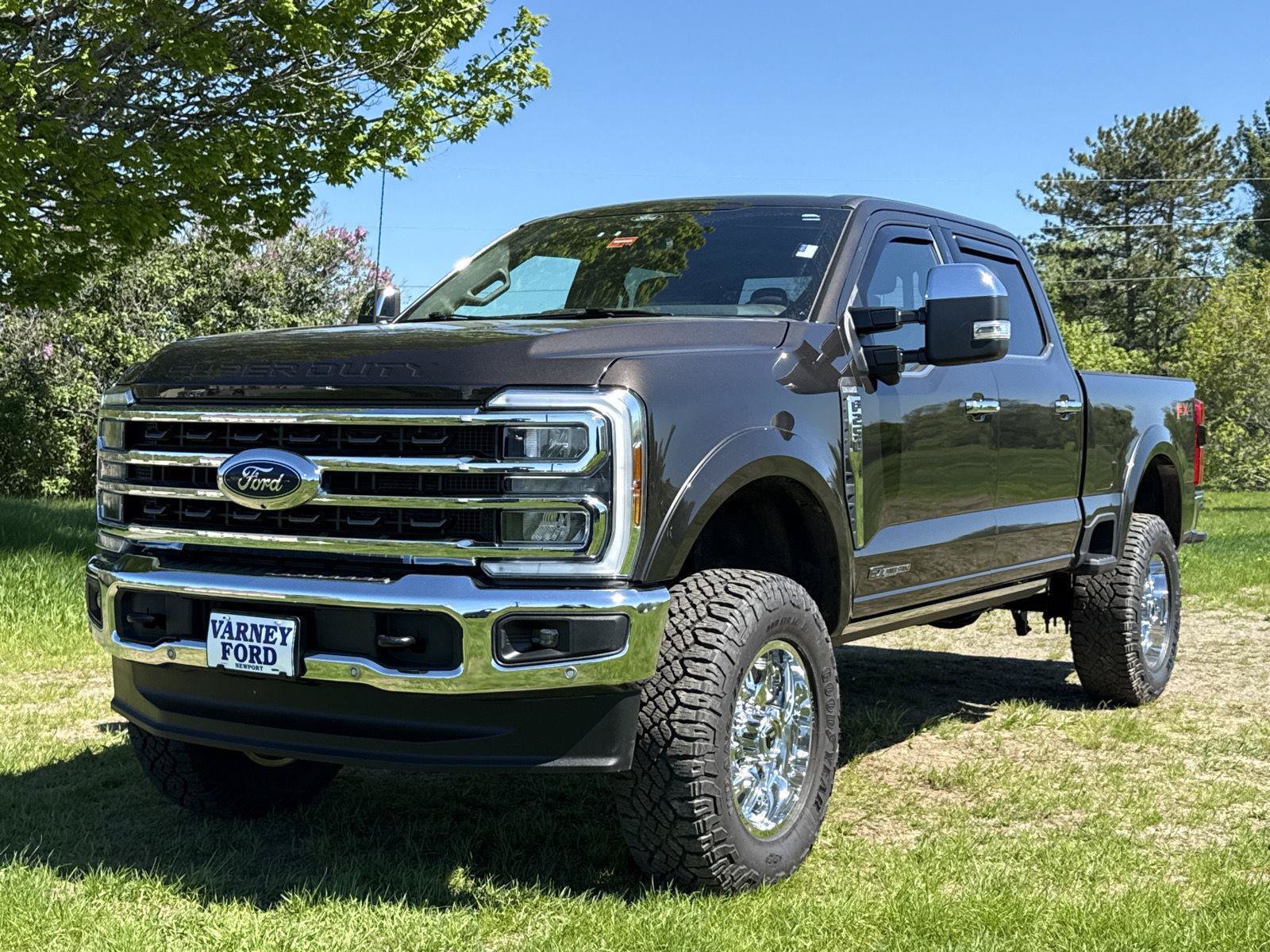 Used 2025 Ford F250 King Ranch w/ Chrome Package AWD/4WD image 1
