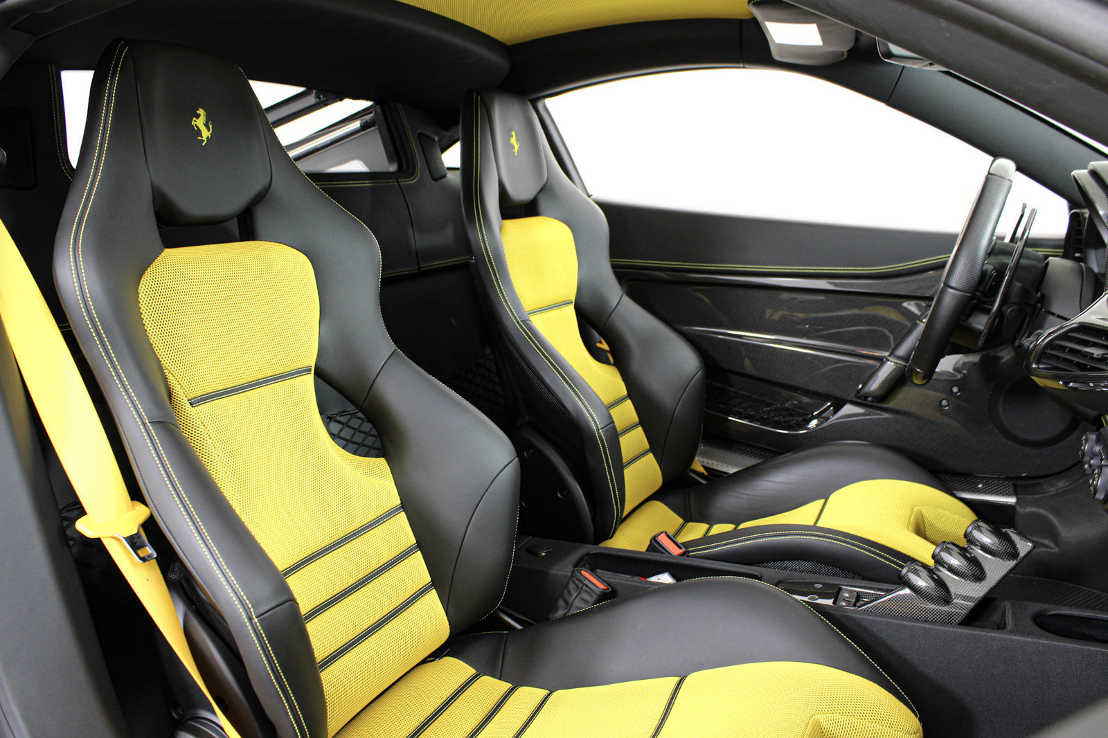 Used 2015 Ferrari 458 Speciale Coupe RWD image 27
