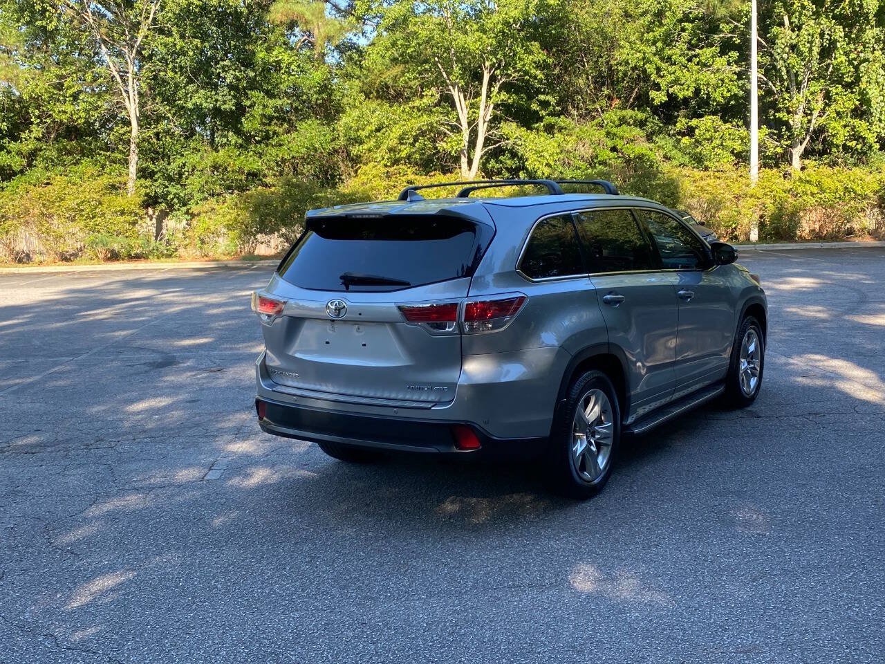 Used 2016 Toyota Highlander Limited Platinum AWD/4WD image 6