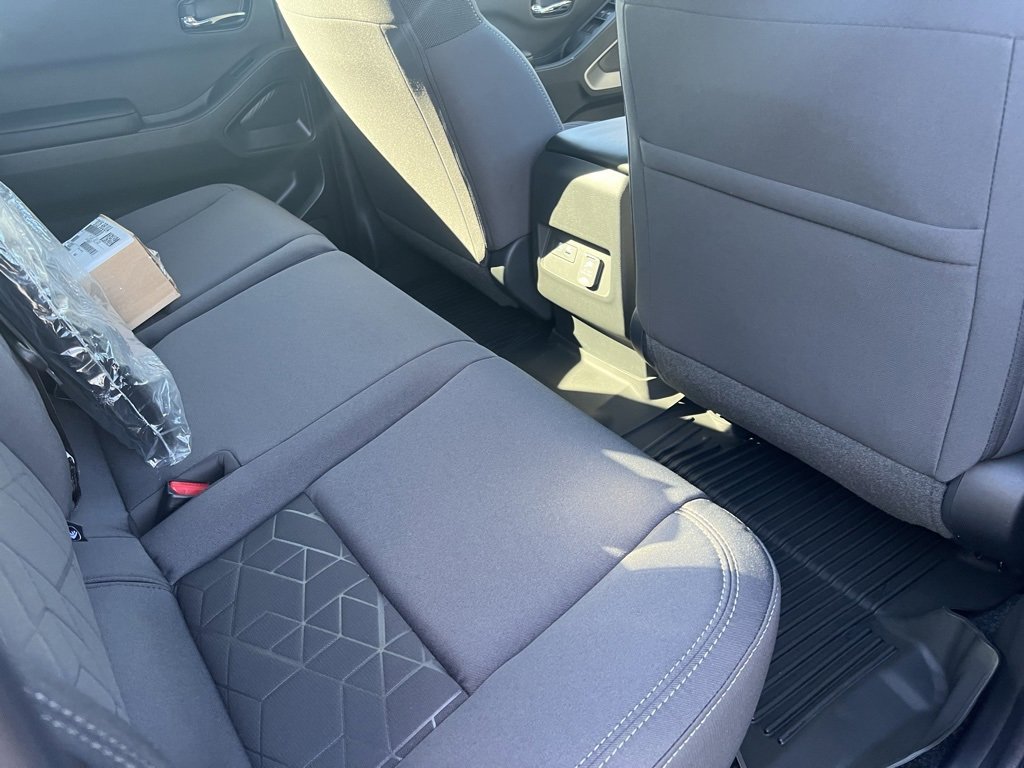 New 2026 Nissan Frontier SV w/ SV Convenience Package image 9