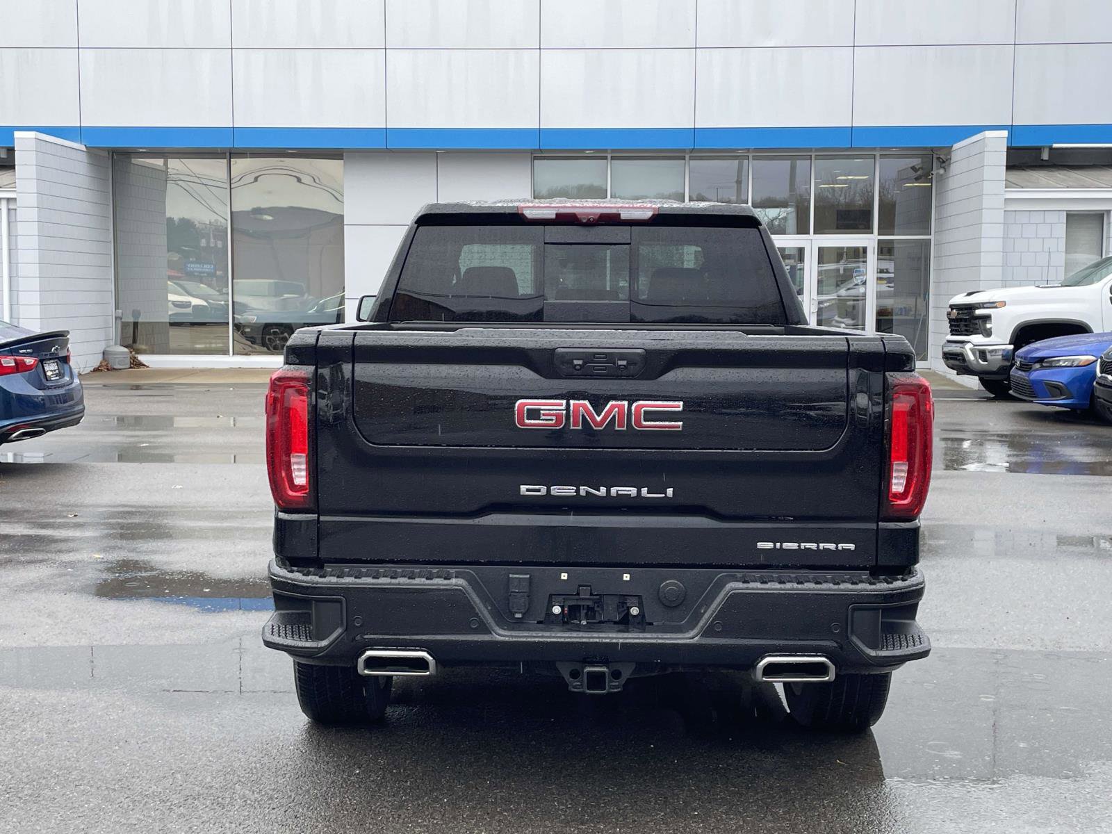 Certified 2023 GMC Sierra 1500 Denali w/ Denali Reserve Package AWD/4WD image 4