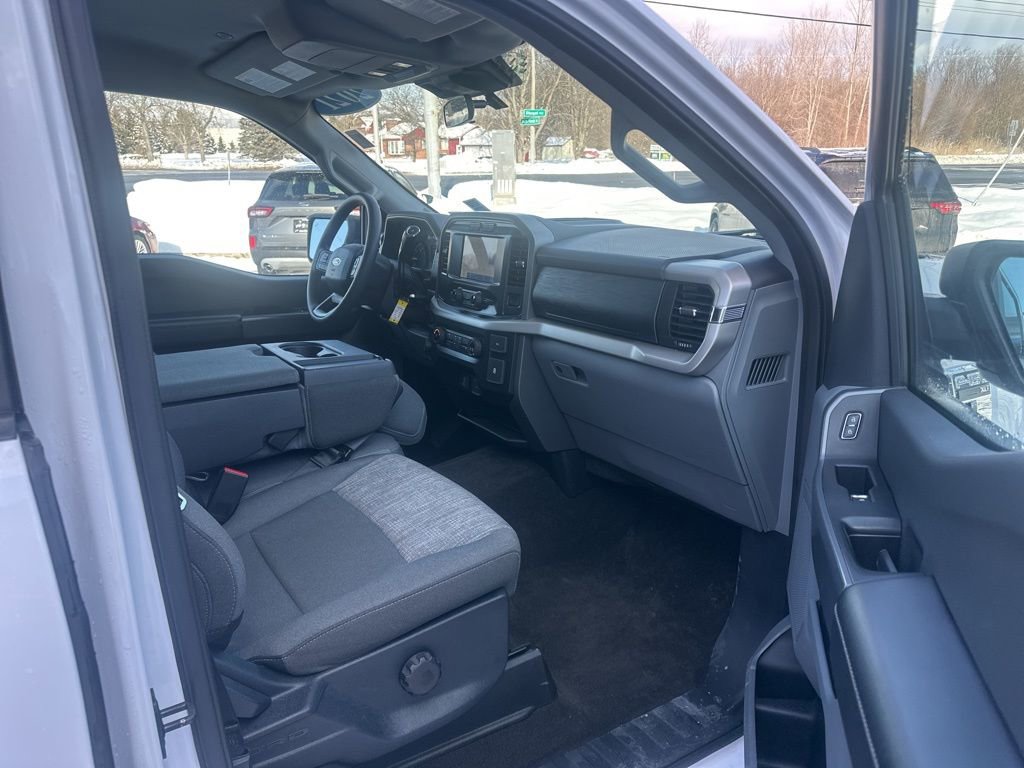 Used 2021 Ford F150 XLT w/ XTR Package image 31