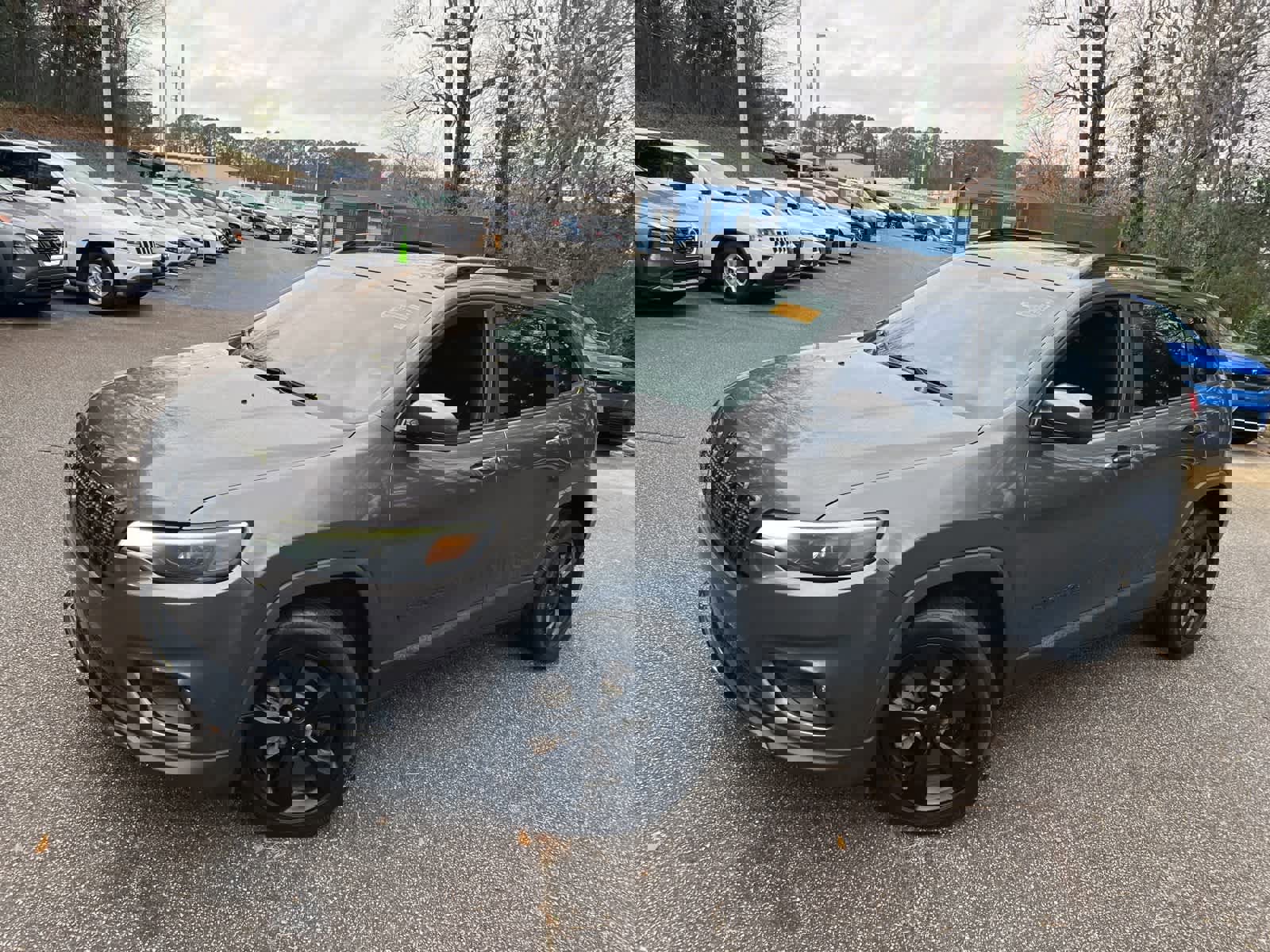 Used 2019 Jeep Cherokee Latitude Plus image 4