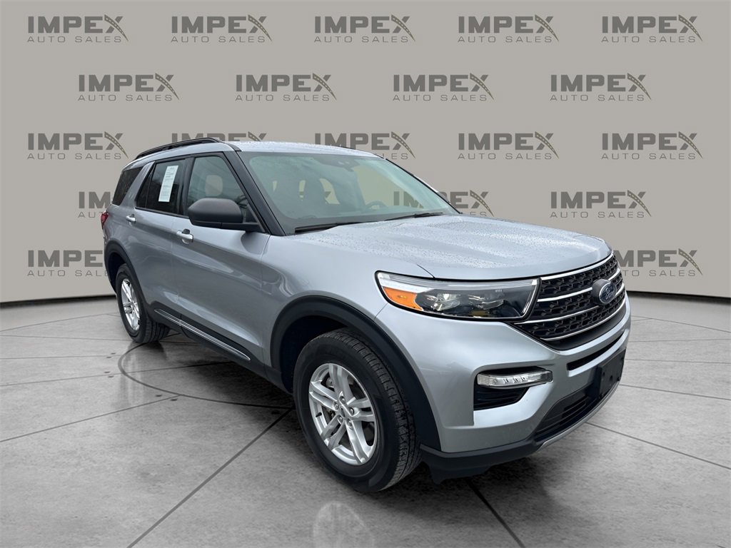 Used 2022 Ford Explorer XLT w/ Equipment Group 202A image 7