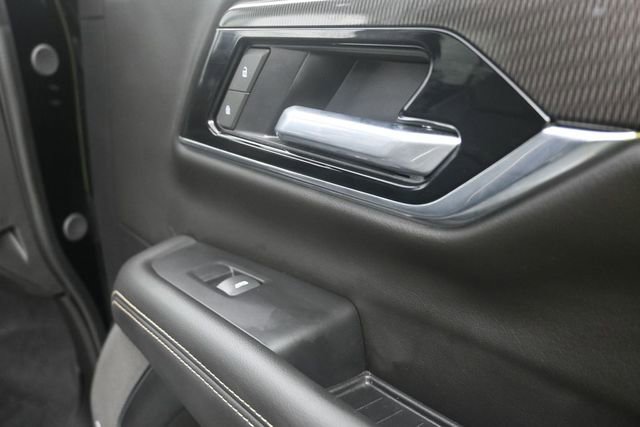 Used 2025 GMC Yukon Elevation w/ LPO, Elevation Black Package AWD/4WD image 35