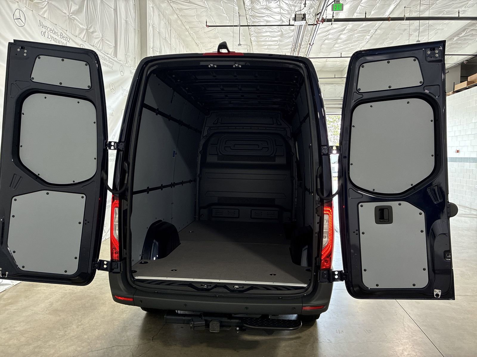 New 2025 Mercedes-Benz Sprinter 2500 image 18