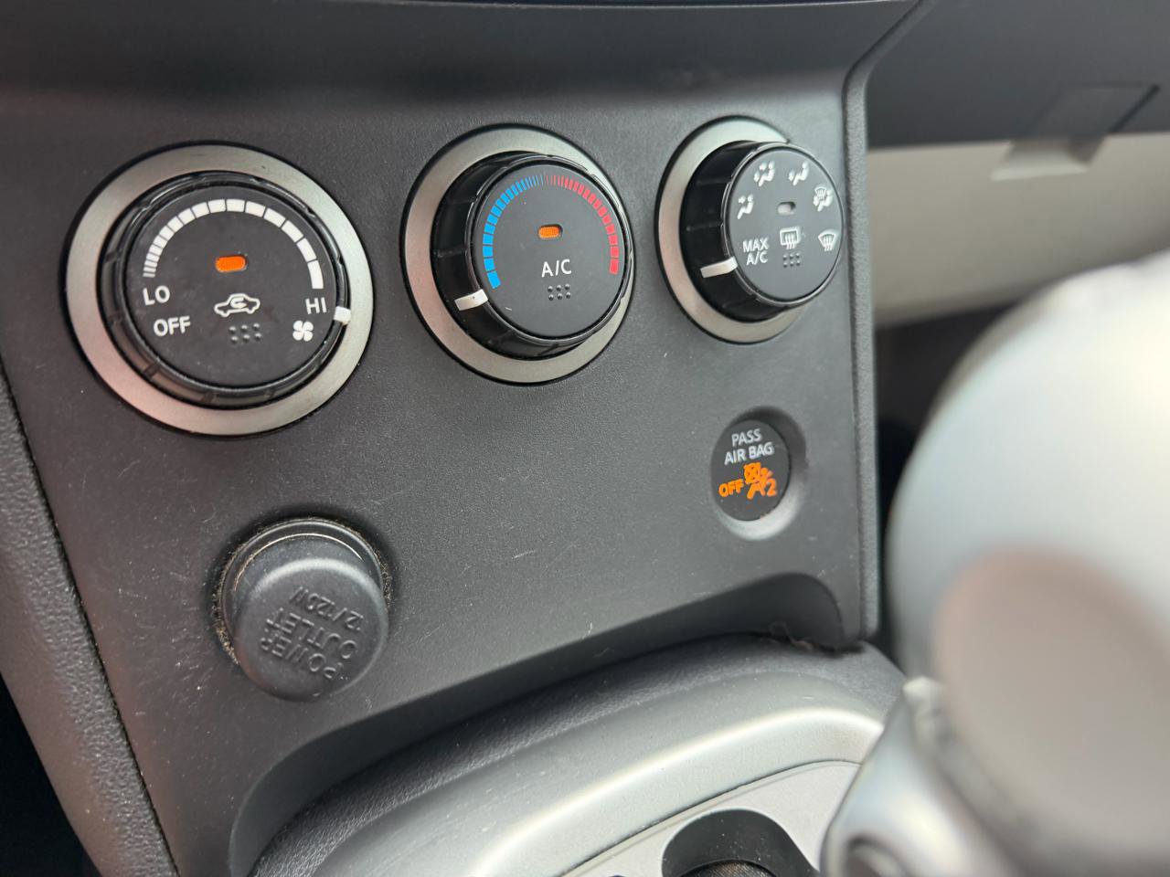 Used 2011 Nissan Rogue SV FWD image 52