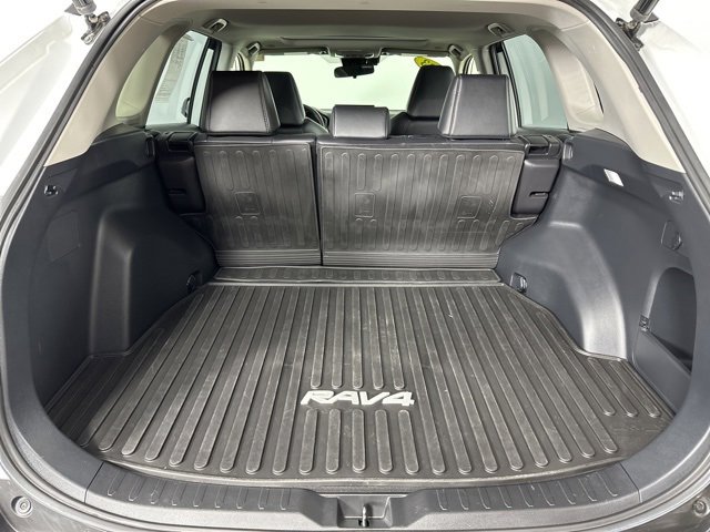 Used 2023 Toyota RAV4 XLE Premium image 30