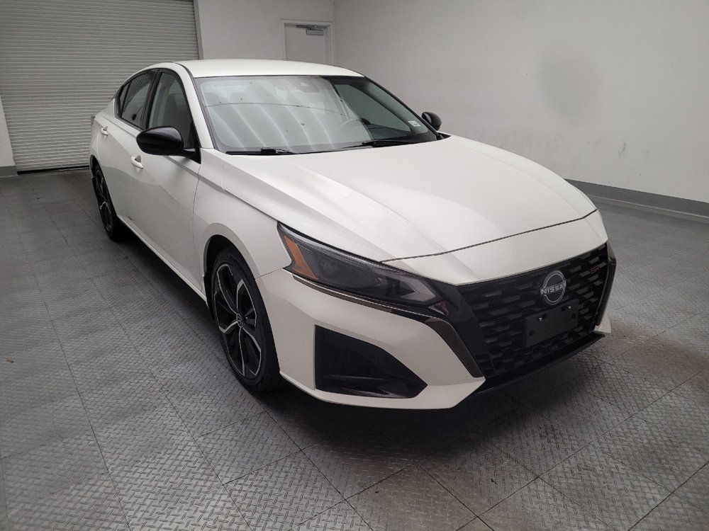 Used 2023 Nissan Altima 2.5 SR FWD image 13