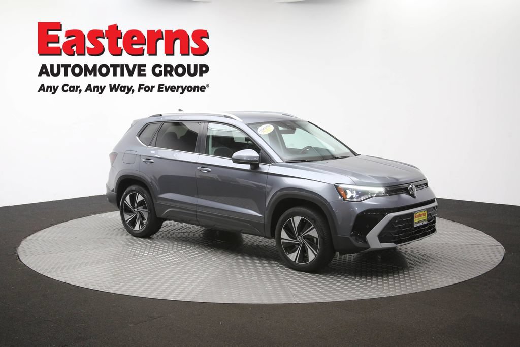 Used 2025 Volkswagen Taos SE AWD/4WD image 47