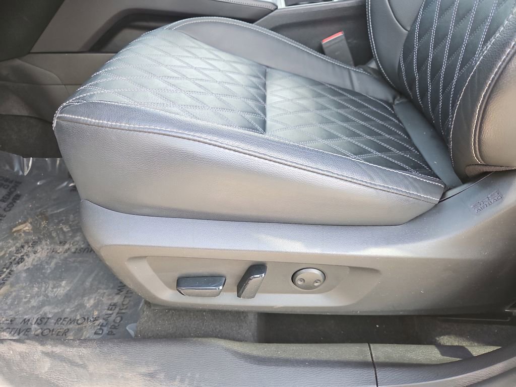 Used 2024 Mitsubishi Outlander SEL image 17