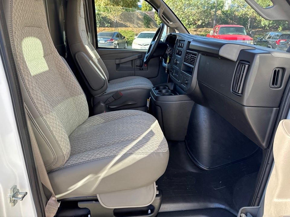 New 2025 GMC Savana 2500 w/ Driver Convenience Package RWD image 19