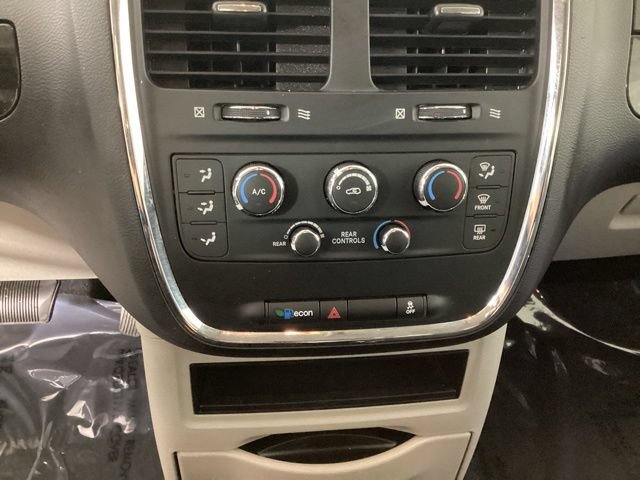 Used 2020 Dodge Grand Caravan SE FWD image 19