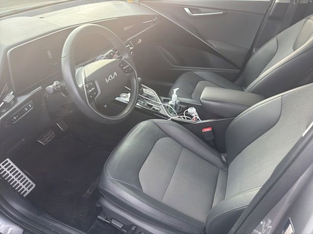 Used 2023 Kia Niro EX Touring FWD image 2
