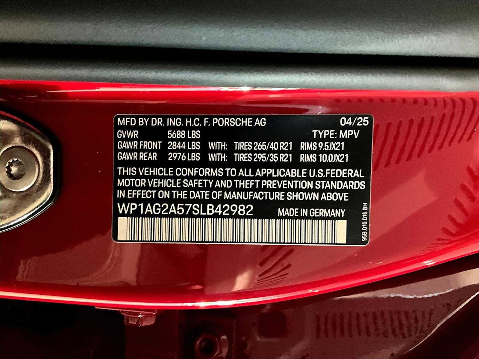 Used 2025 Porsche Macan S image 37