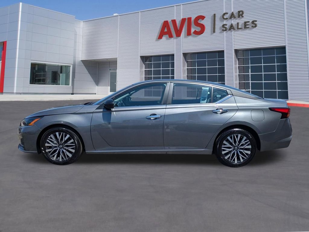 Used 2025 Nissan Altima 2.5 SV image 10