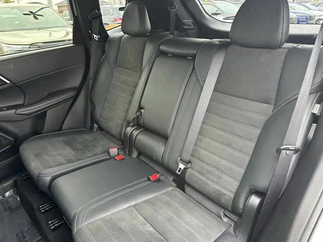 Used 2025 Mitsubishi Outlander SE image 41