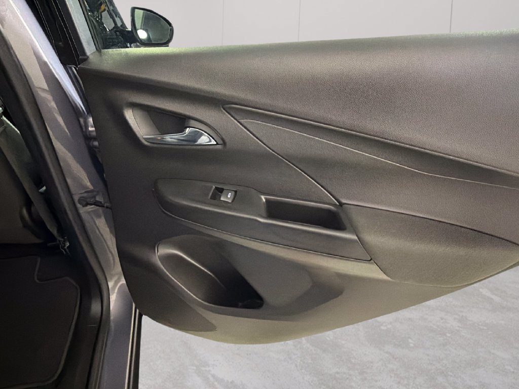 Certified 2023 Chevrolet Bolt LT w/ Driver Confidence Package FWD image 32